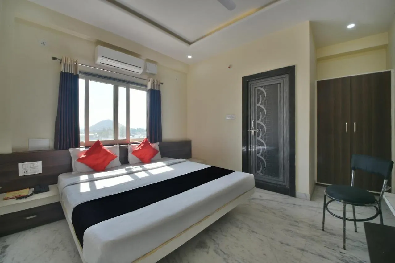 Oyo 70502 Mithila Palace Hotel &Restaurant Udaipur