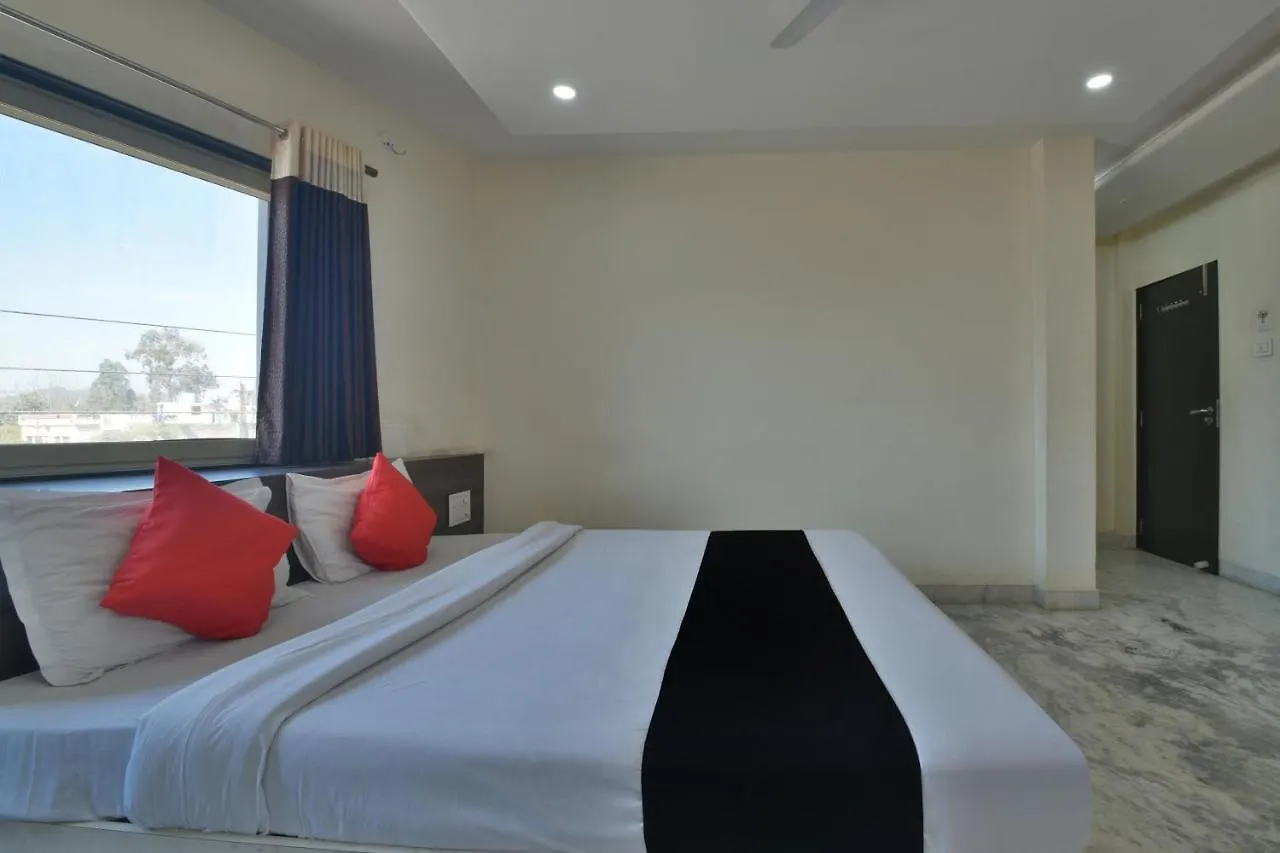 Oyo 70502 Mithila Palace Hotel &Restaurant Udaipur 3*,  India