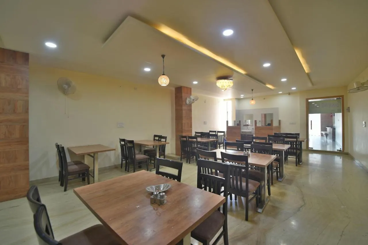 Oyo 70502 Mithila Palace Hotel &Restaurant Udaipur