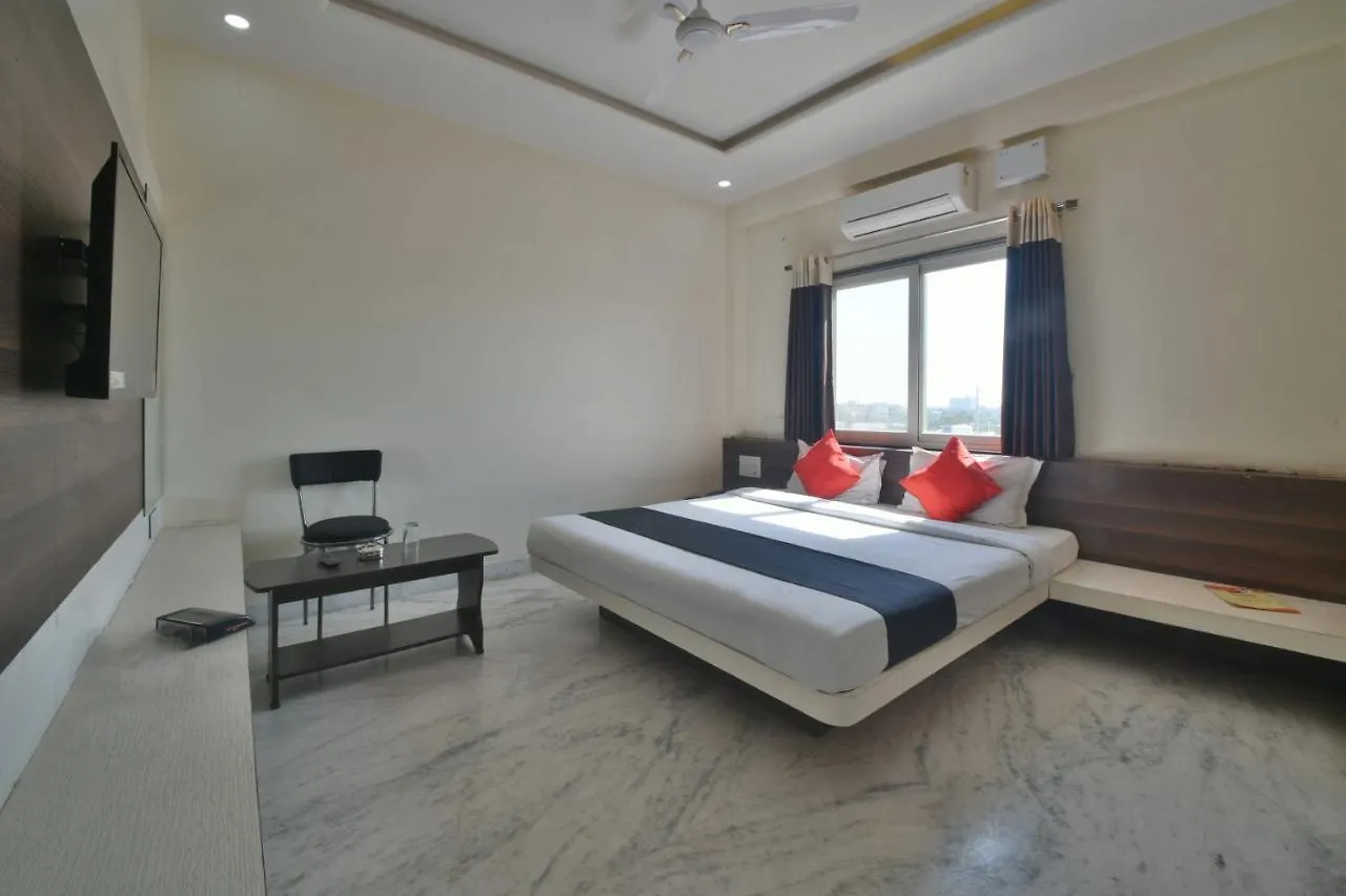 Oyo 70502 Mithila Palace Hotel &Restaurant Udaipur