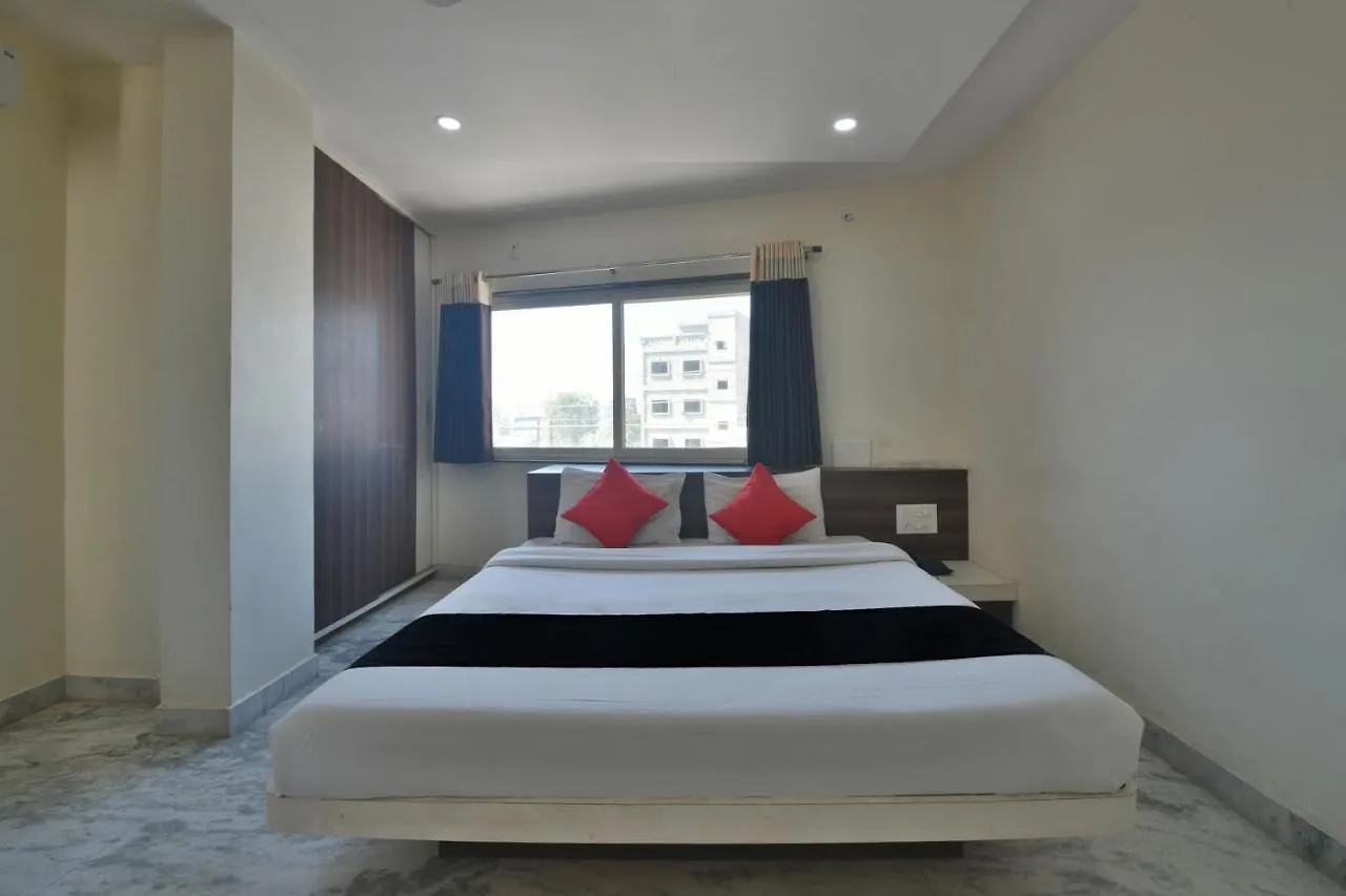 Oyo 70502 Mithila Palace Hotel &Restaurant Udaipur