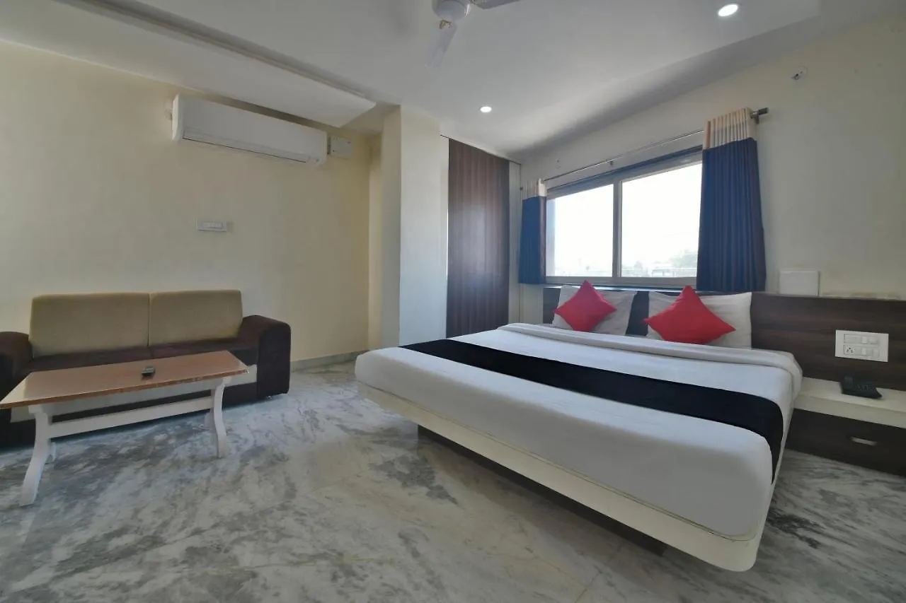 Oyo 70502 Mithila Palace Hotel &Restaurant Udaipur